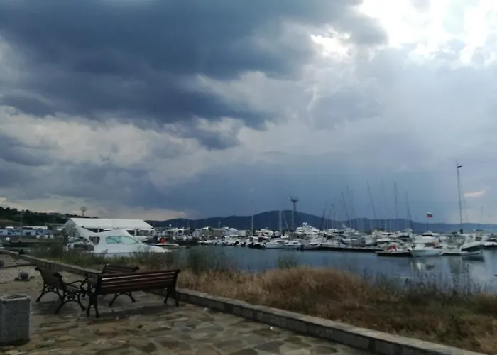 Апартамент Batoevi *